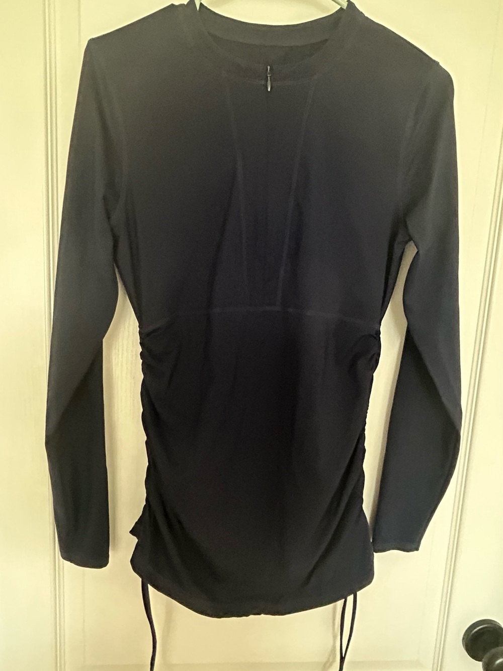 Athleta Navy Long-Sleeve Ruched Side Rash guard Swim top
